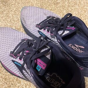 Brooks Adrenaline 9.5 women’s sneakers. Purple and navy